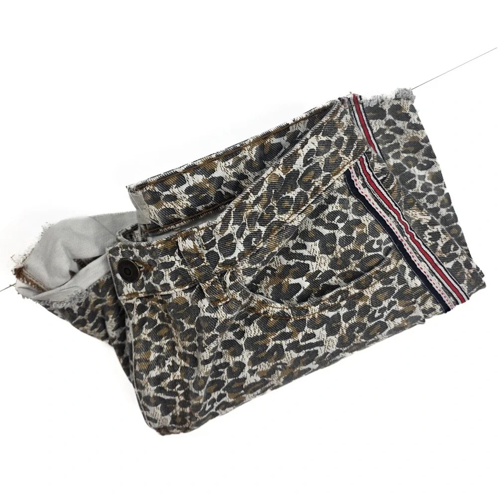Chelsea & Violet High-Rise Cheeta Print Raw Hem Denim Shorts Women's Size 29‎